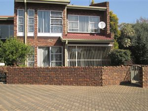 3 Bed Duplex in Vanderbijlpark Central