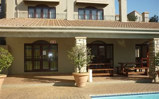 2 Bedroom Apartment in Pineslopes