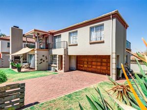 4 Bed Cluster in Van Riebeeck Park