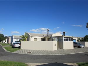 3 Bed House in Plattekloof Glen