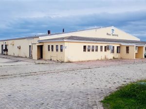 1850 m² Commercial space in Mossel Bay Central