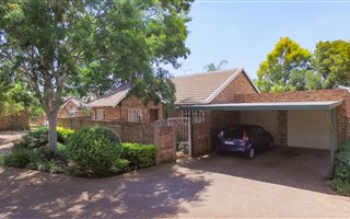 3 Bedroom Simplex in Doornpoort and surrounds