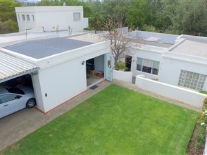3 Bed Townhouse in Paulshof