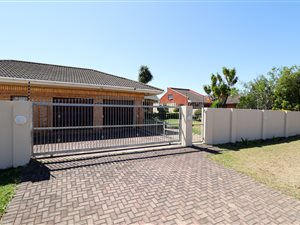 6 Bed House in King Williams Town