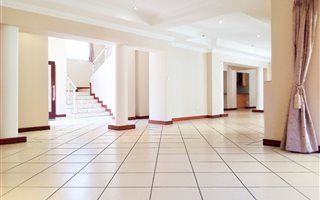 5 Bedroom House in Cedar Lakes