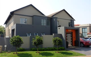 5 Bedroom House in Honeydew Ridge