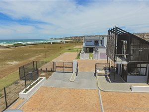 511 m² Land available in Kabeljous
