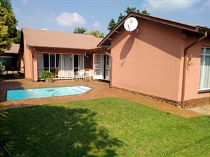 4 Bed House in Sinoville