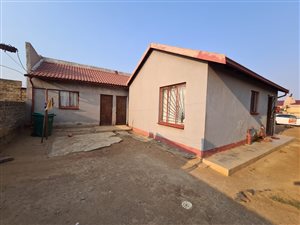 3 Bed House in Lakeside