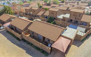 2 Bedroom Townhouse in Halfway Gardens