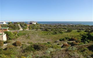 738 m² Land available in Pearly Beach