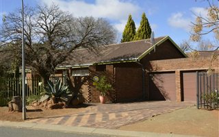 3 Bedroom House in Langenhoven Park