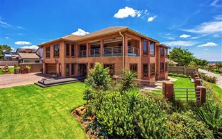 5 Bedroom House in Mooikloof Gardens
