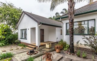 4 Bedroom House in Paarl Central East