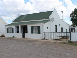 4 Bed Duet in Willowmore