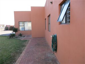 4 Bed House in Vredenberg
