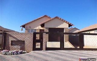 3 Bedroom House in African Jewel