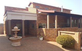 5 Bedroom House in Gillview