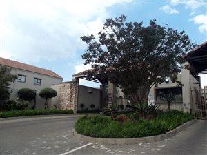 2 Bed Apartment in Douglasdale