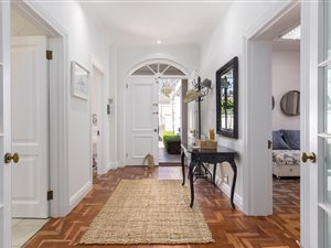 2 Bedroom House in Bishopscourt Village