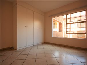 2 Bed Apartment in Hazeldean (Silverlakes Surroundings)