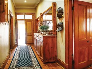 6 Bed House in Mossel Bay Central