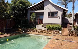 1 Bedroom Garden Cottage in Illovo Beach