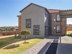 2 Bed Apartment in Wilgeheuwel