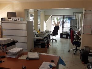 130 m² Office Space in Essenwood