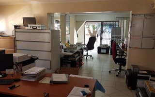 130 m² Office Space in Essenwood