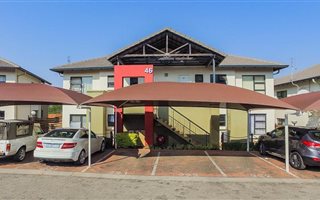 3 Bedroom Townhouse in Oakdene