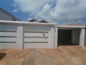 3 Bed House in Protea North