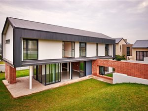 3 Bed House in Waterfall Country Estate