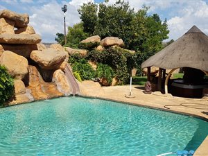 7 Bed House in Magaliesmoot AH