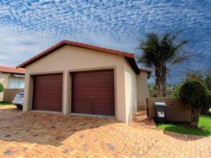 2 Bed Townhouse in Honeydew Manor