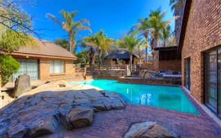 5 Bedroom House in President Park