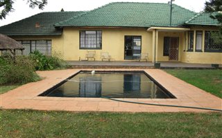 4 Bedroom House in Nooitgedacht