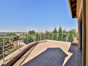 6 Bed House in Summerset
