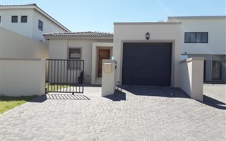 3 Bedroom House in Parklands North