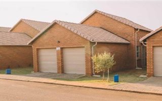 3 Bedroom House in Chantelle