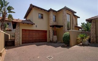 3 Bedroom Cluster in Faerie Glen