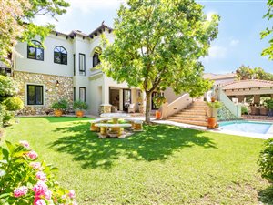 5 Bed House in Dainfern