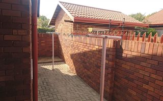 3 Bedroom Simplex in Birchleigh North