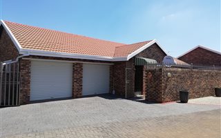 3 Bedroom Townhouse in Arcon Park