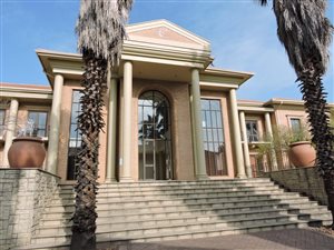 275 m² Commercial space in Bryanston