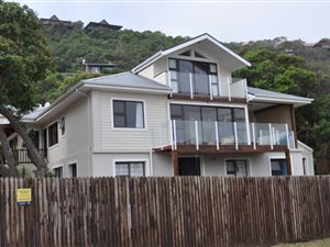 4 Bed House in Keurboomstrand