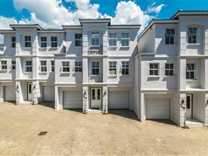 3 Bed Duplex in Bryanston