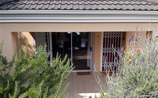 3 Bedroom House in Old Place