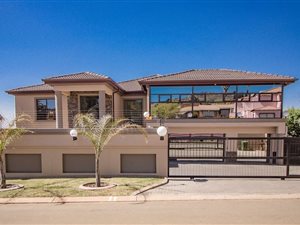 4 Bed House in Meyersdal