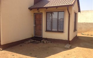 3 Bedroom House in Lakeside